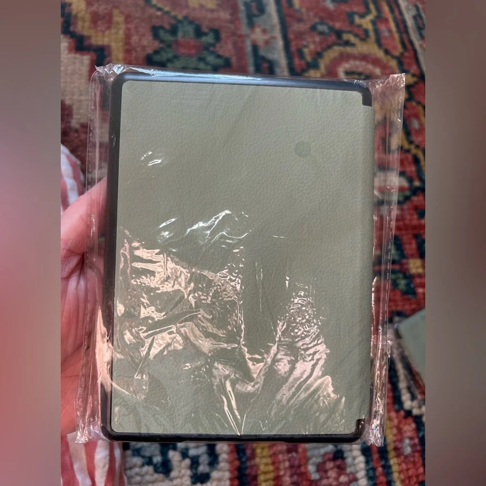 ✨BNWT - CoBak Case for 6.8